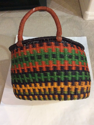 Alaffia - panier africain authentique - oval avec 2 poignées.